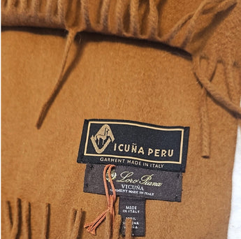 $5,030 Loro Pana Vicuna Peru Grande Unita Scarf Men